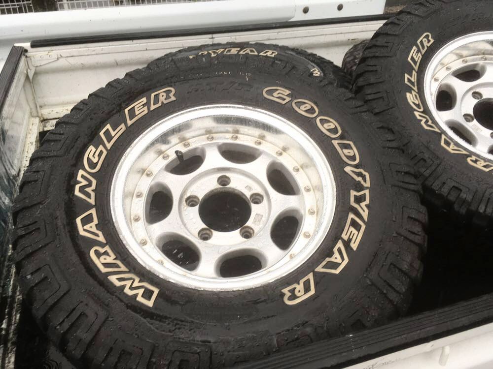 吉姆尼鋁輪4件套31 x 10.5 R 15 JB 23 JA 11 JA 12 JA 22 MT輪胎 <Br> ジムニー アルミホイール4本セット 31x10.5R15 JB23JA11JA12JA22 MTタイヤ