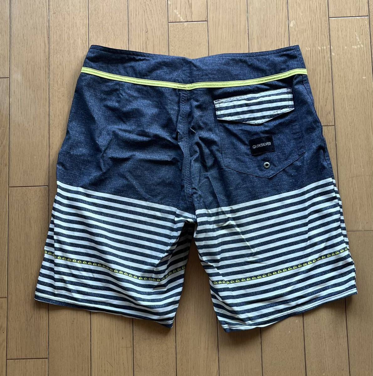 QUIKSILVER  サーフパンツ 水着  中古