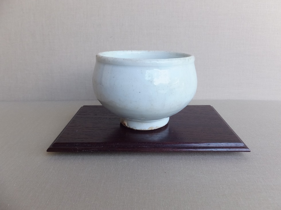 李朝後期/珍しい李朝白磁塩笥(しおげ)茶碗・胴径11㌢・無傷・時代保証