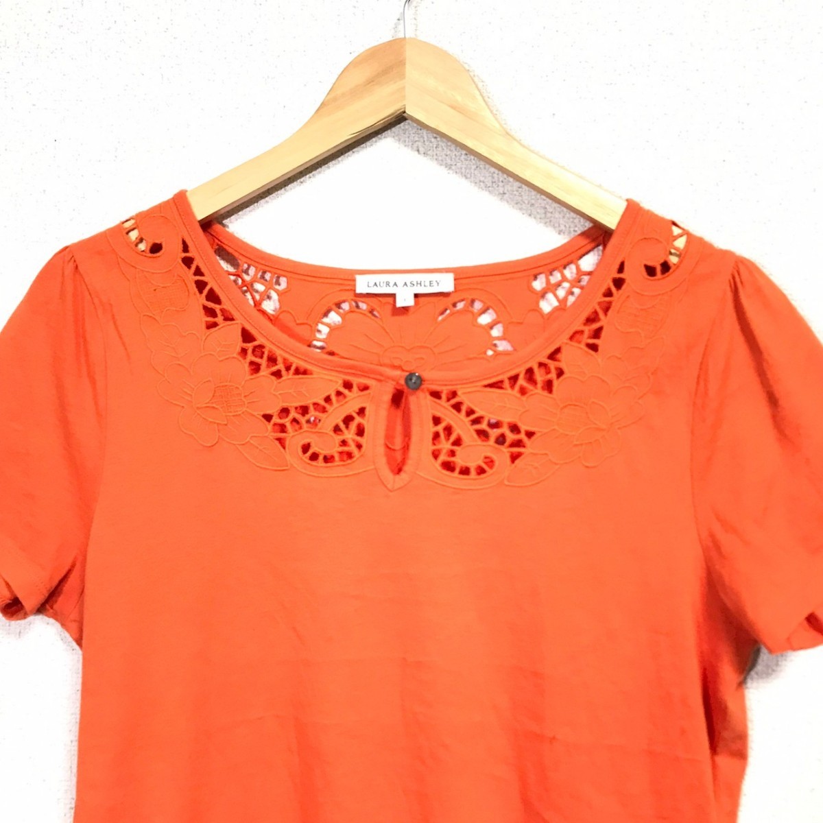 H3806dL LAURA ASHLEY ローラアシュレイ サイズL 半袖Tシャツ カットソー カットワーク 花柄 刺繍 レース オレンジ レディース 綿100%_画像4