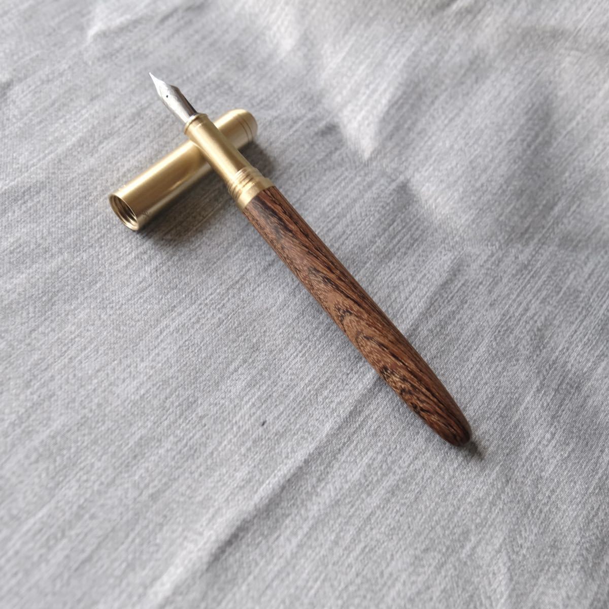 美しい杢目 オシャレ木軸☆高級木材極美品☆ 手作り万年筆 EF 木軸