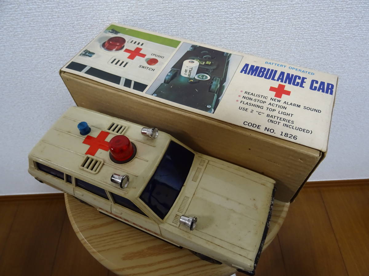 YONEZAWA TOYSヨネザワ製230セドリックCEDRIC？グロリアGLORIA？救急車AMBULANCE ミニカー箱付き！DIAPETダイヤペット輸出日産NISSAN_画像6