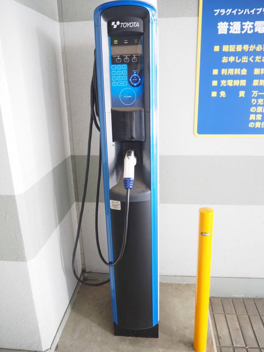 NITO 豊田自動織機　全国産車対応 電気自動車用充電スタンド　EVC1-IC　PHEV・EV両用_画像1