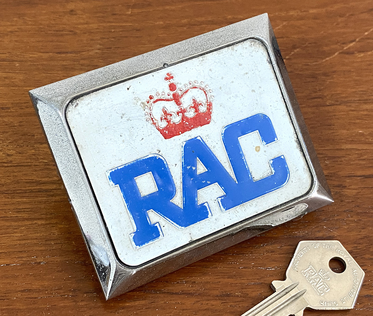 1960後期〜70年代 RAC グリルバッジ 英国輸入品 当事物 ミニ Mini、Vespa、Lambrettaに ビンテージカーバッジ AA Royal Automobile Club_画像7