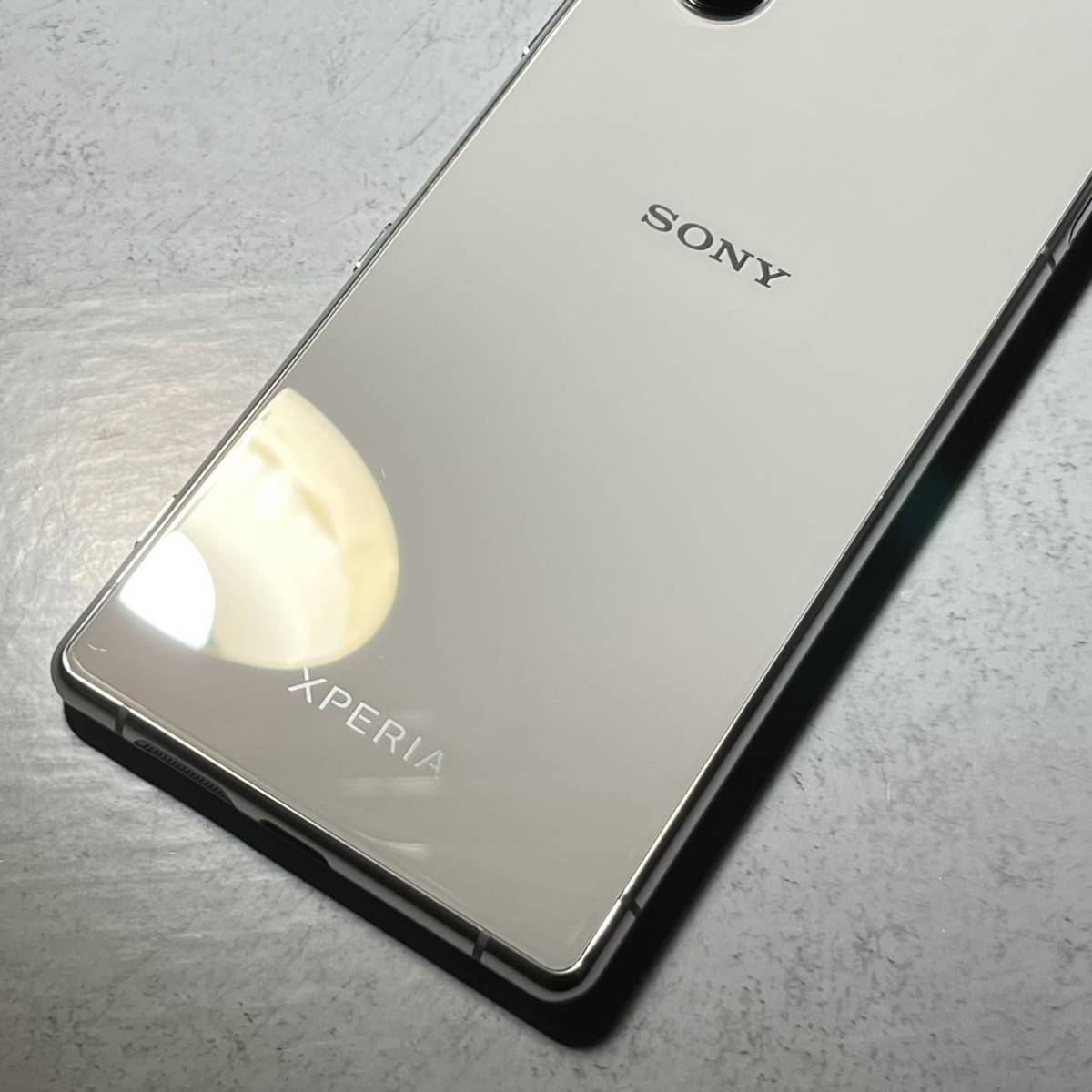 今季ブランド 64GB 6GB Xperia5 SONY Softbank版 ホワイト シルバー