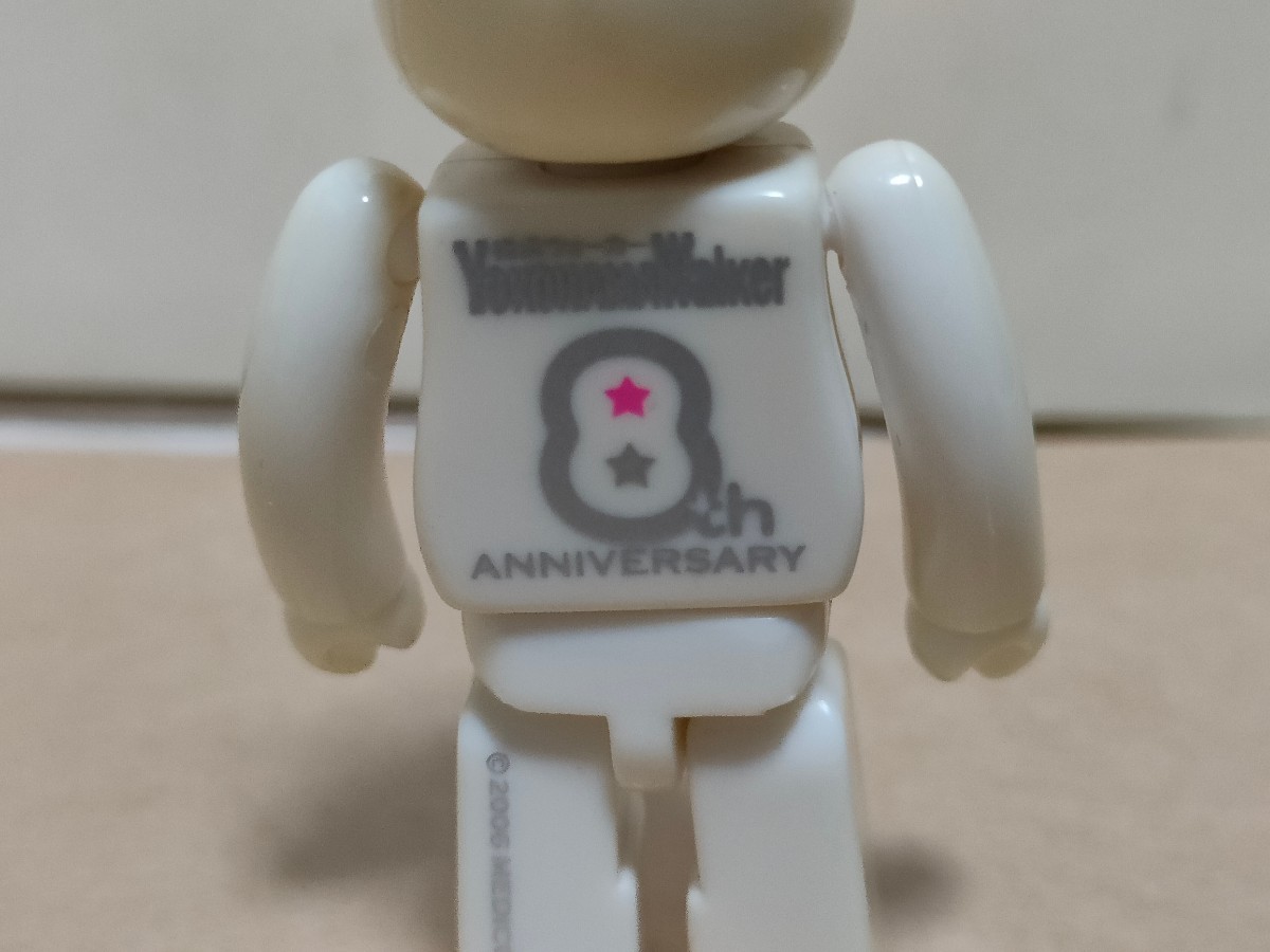 希少。レア！MEDICOM TOY BE@RBRICK 100% YOKOHAMA WAKER 横浜ウォーカー　8周年 8thANNIVERSARY 非売品_画像3
