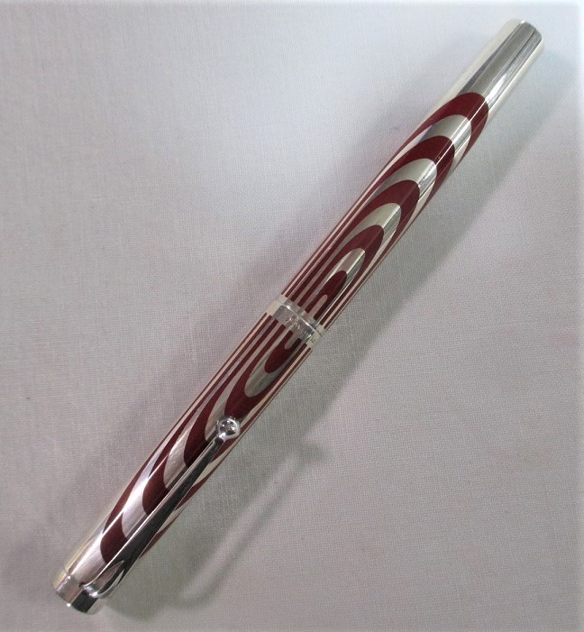 稀少・プラチナ万年筆 STERLING SILVER/スターリングシルバー楕円柄赤 ・18K-W.G. 細字　未使用デッドストック美品　です。