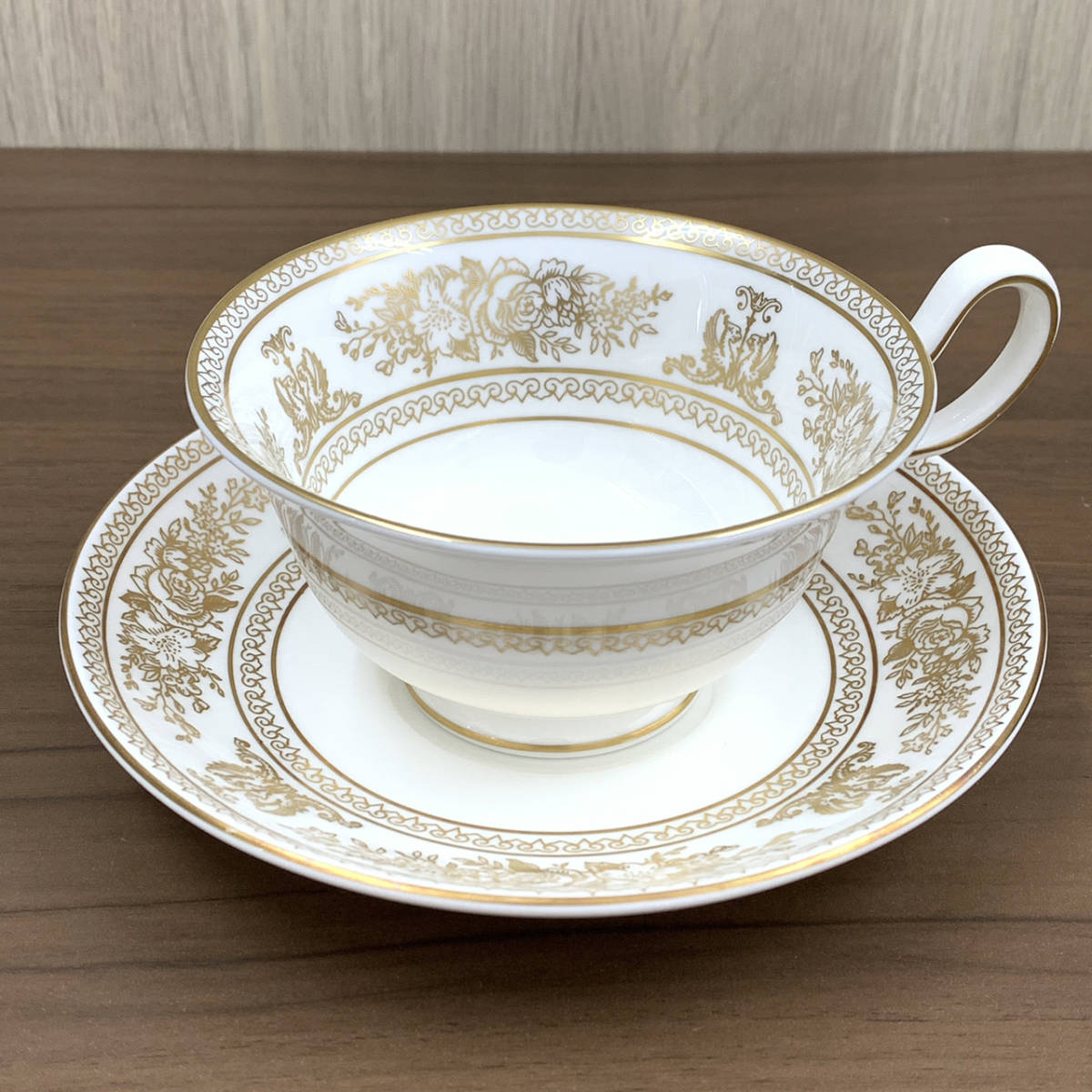 WEDGWOOD ウェッジウッド ゴールド コロンビア BONE CHINA ボーン