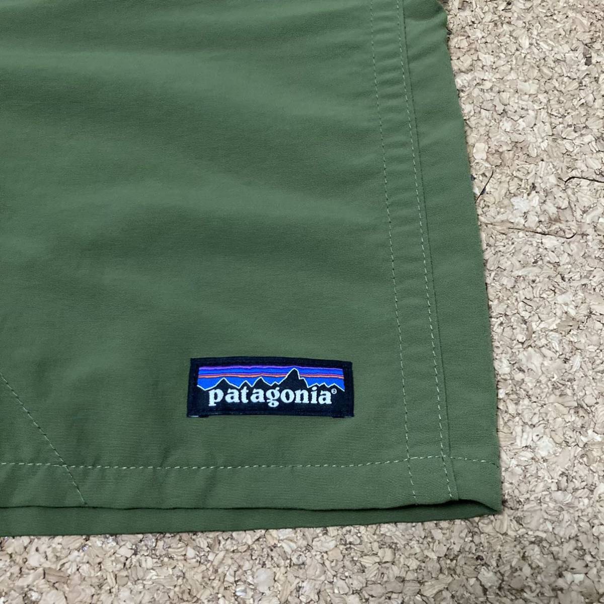 XSサイズ 極美品【2018・廃盤】patagonia メンズ バギーズ ショーツ 5インチ ( SPTG ) スプラウト グリーン MARS 米軍ミリタリーカーキ希少の画像4