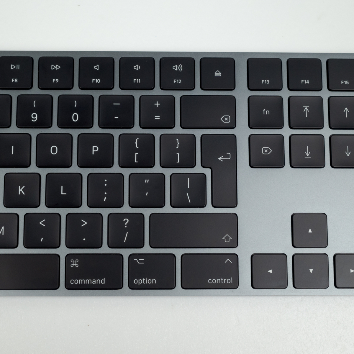 Apple Magic Keyboard UK配列！ スペースグレイ マジックキーボード アップル テンキー付き 本体のみ