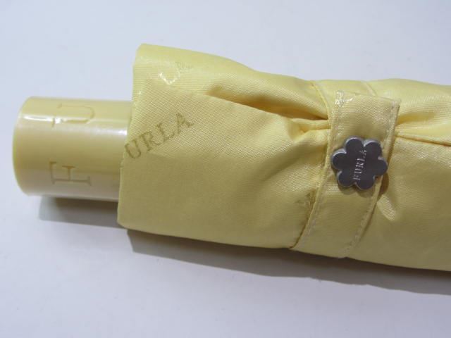 FURLA Furla . rain combined use folding umbrella light weight 201g refreshing . lemon yellow .FURLA. Logo. ... design is light on goods 