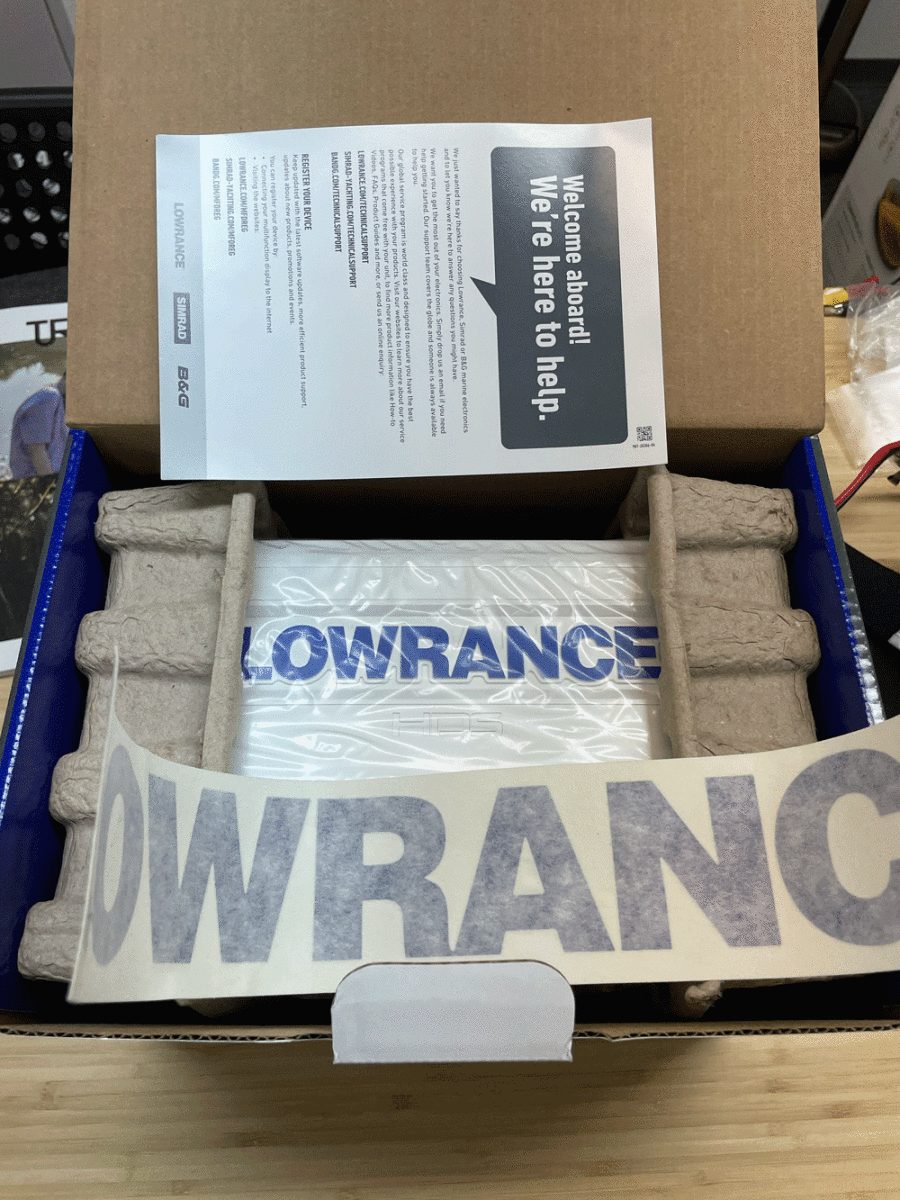 新品 残り２台 即日出荷. 日本語 LOWRANCE ローランス HDS LIVE 9 3in1 振動子あり 1年保証 検索12 アクティブターゲット ライブ 12 9