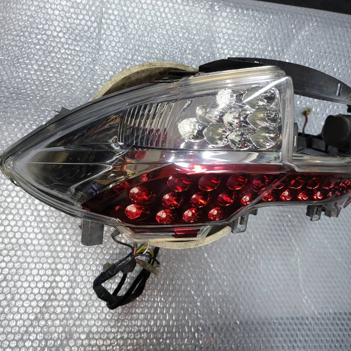 ☆SUZUKI　SKYWAVE250　スズキ　スカイウェイブ250用　キジマ製　LEDテールランプユニット　中古品☆_画像7