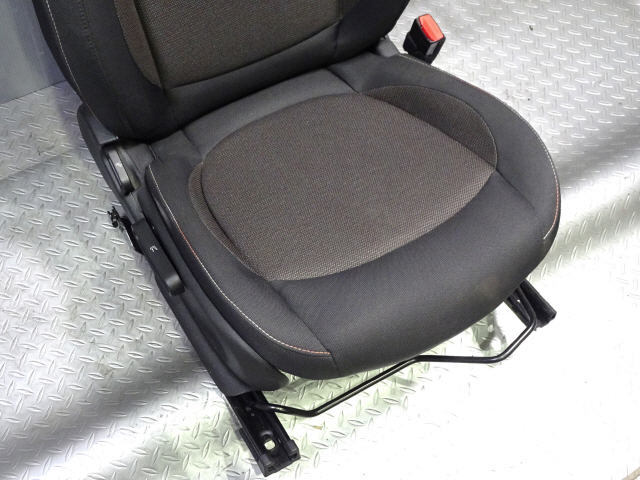 ミニ LDA-LR20 運転席 シート F54 クラブマン エアバック欠品 BMW MINI クーパーD 1kurudepa_画像3