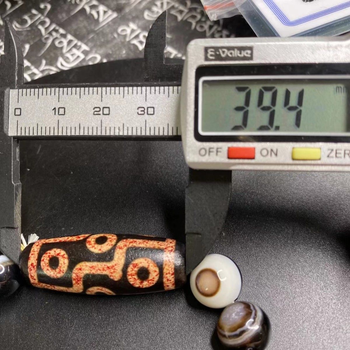 天然 結晶質 縞瑪瑙二眼天珠 線天珠 羊眼 天眼石x高油包漿 辰砂 天然 結晶質 縞瑪瑙二眼天珠 線天珠 羊眼 天眼石x高油包漿 辰砂