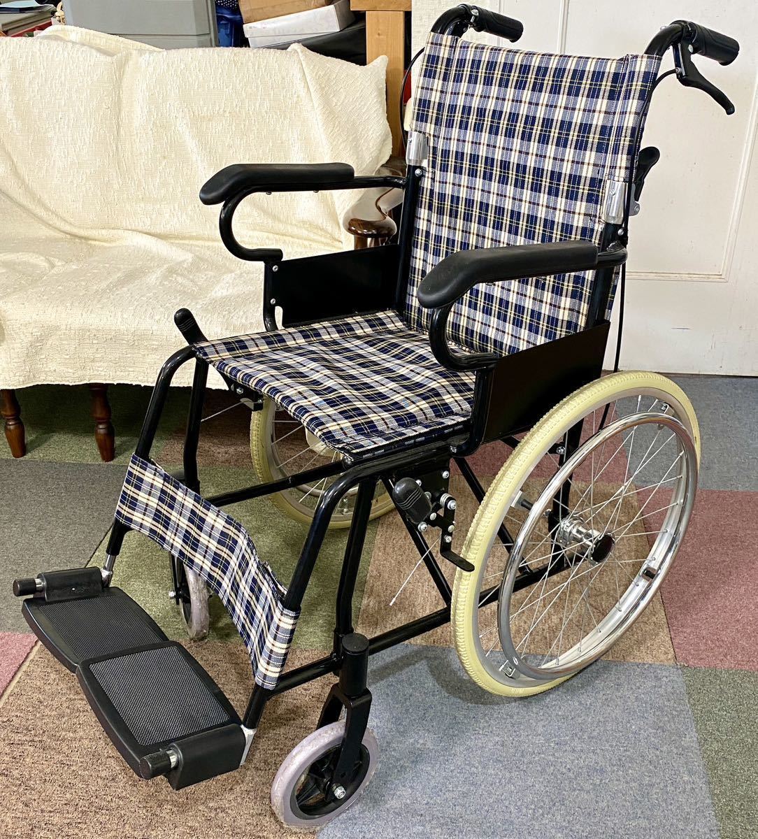 車椅子 自走式車椅子 楽々健 折りたたみ式 軽量アルミ 介助ブレーキ サイドガード 20インチ