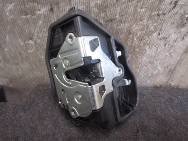 ■BMW E90 LCI 325i PH25 後期 左 フロント ドアロックアクチュエーター テストOK カラーNo.475 N53B30A 6FAT LBA-PH25■_画像1