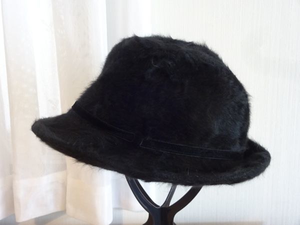 〜ONE WAY〜レディース・婦人用　黒色帽子　フカフカ　中折れハット　サイズ５７・５cm　キャップ　帽子_画像1