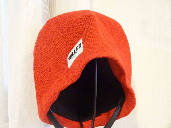 〓ROLLER MAGAZINE〓レディース・メンズ　赤色帽子　ニット帽　サイズ５６cm〜５８cm　キャップ　帽子_画像2