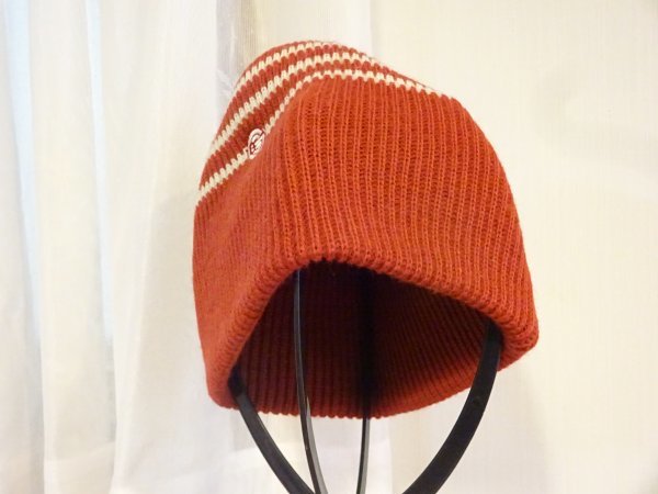 〓BG〓男女兼用　ニット帽　赤色キャップ　サイズ５６cm〜５８cm　キャップ　帽子　編み込みハット　日本製_画像3