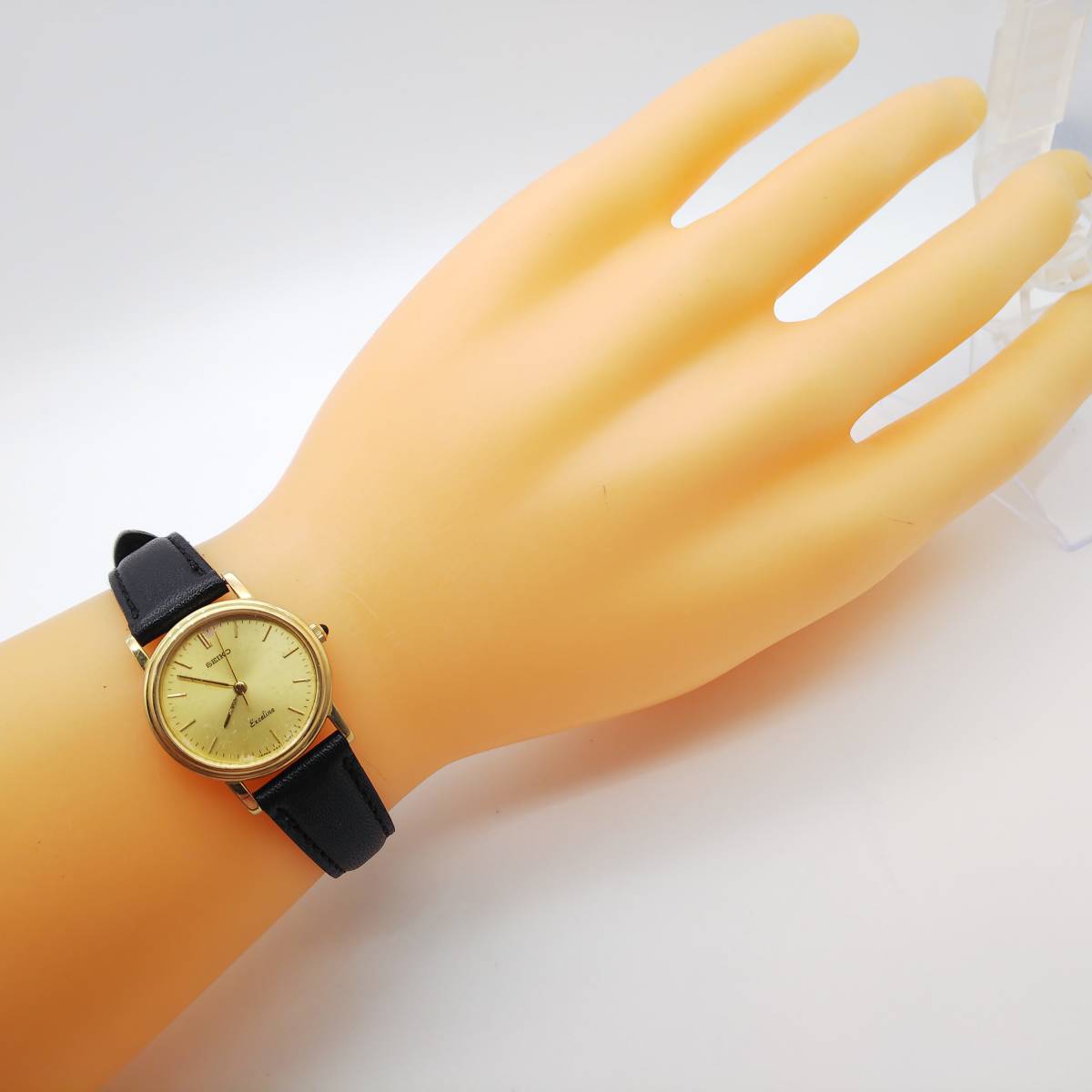 送料無料【電池交換済】 SEIKO セイコー エクセリーヌ EXCELINE 送料無料【電池交換済】 SEIKO セイコー エクセリーヌ EXCELINE