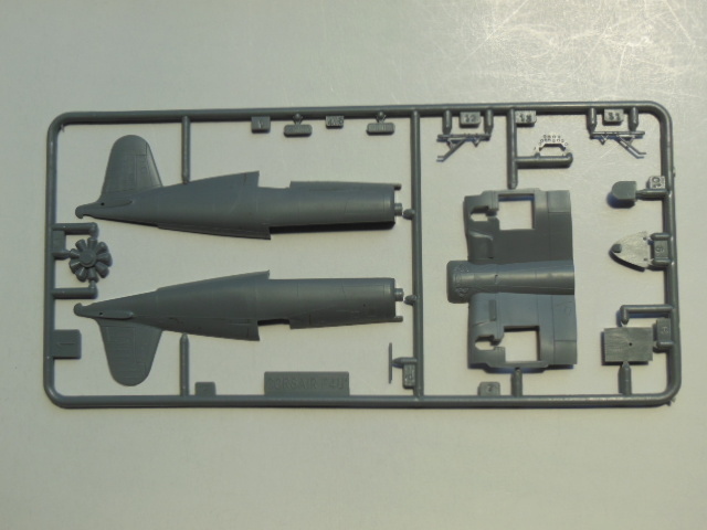 【ビンテージプラモデル】未組立 エレール「1/72 チャンス・ヴォート・ F4U-1 コルセア」フランス製 HELLER Chance Vought F4U-1 CORSAIR _画像4