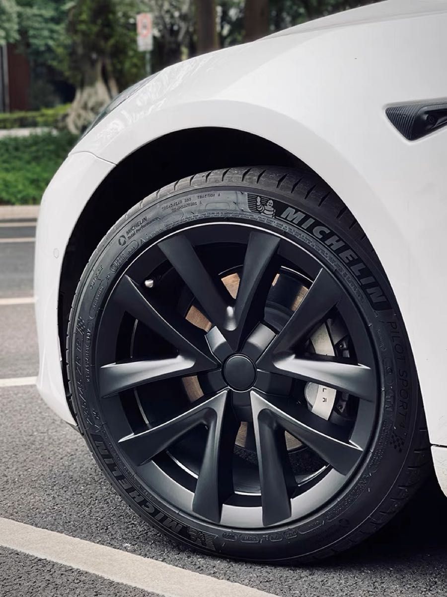 テスラ ハブキャップ 18インチ model3 4個