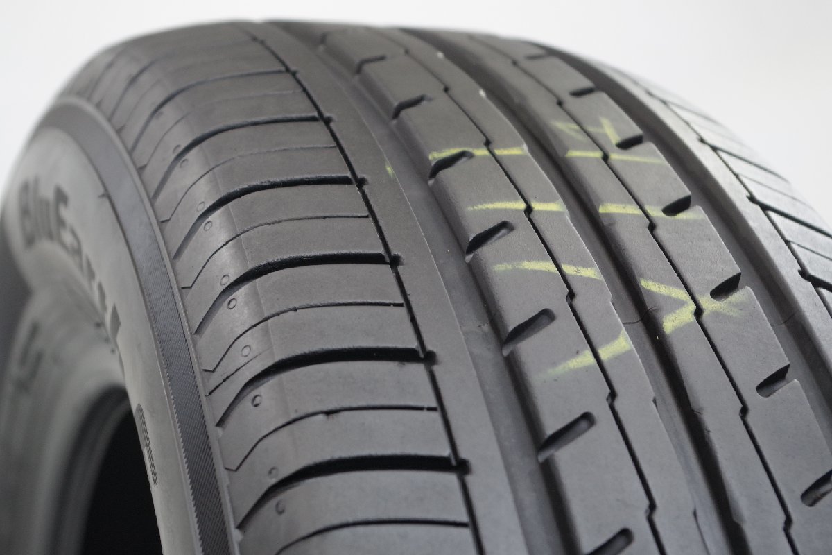 B-981 送料無料/代引きOK ランクK 中古 極上美品 215/60R16 ヨコハマ ブルーアースES32 2022年 9分山 夏タイヤ 1本SET バリ溝♪_画像4