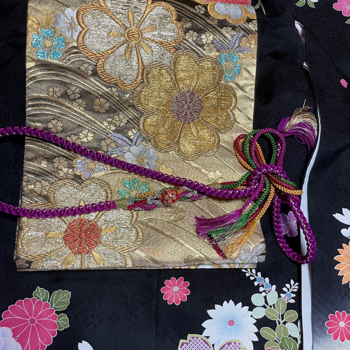 美品 黒地 花模様 振袖 着付小物フルセット Lサイズ 裄長69㎝ 高身長174㎝