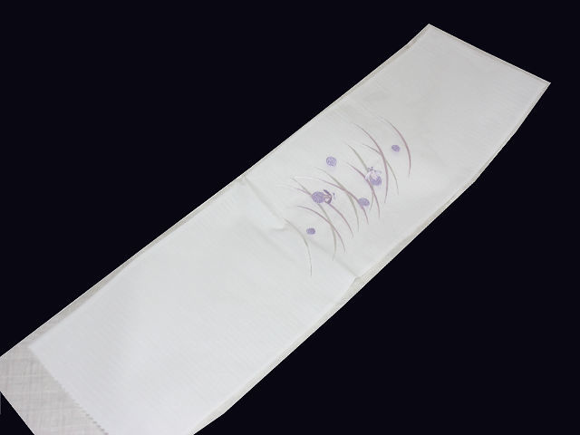 刺繍 半襟 絽織 白地に薄紫色の蛍とつゆ草柄 未使用品_画像3