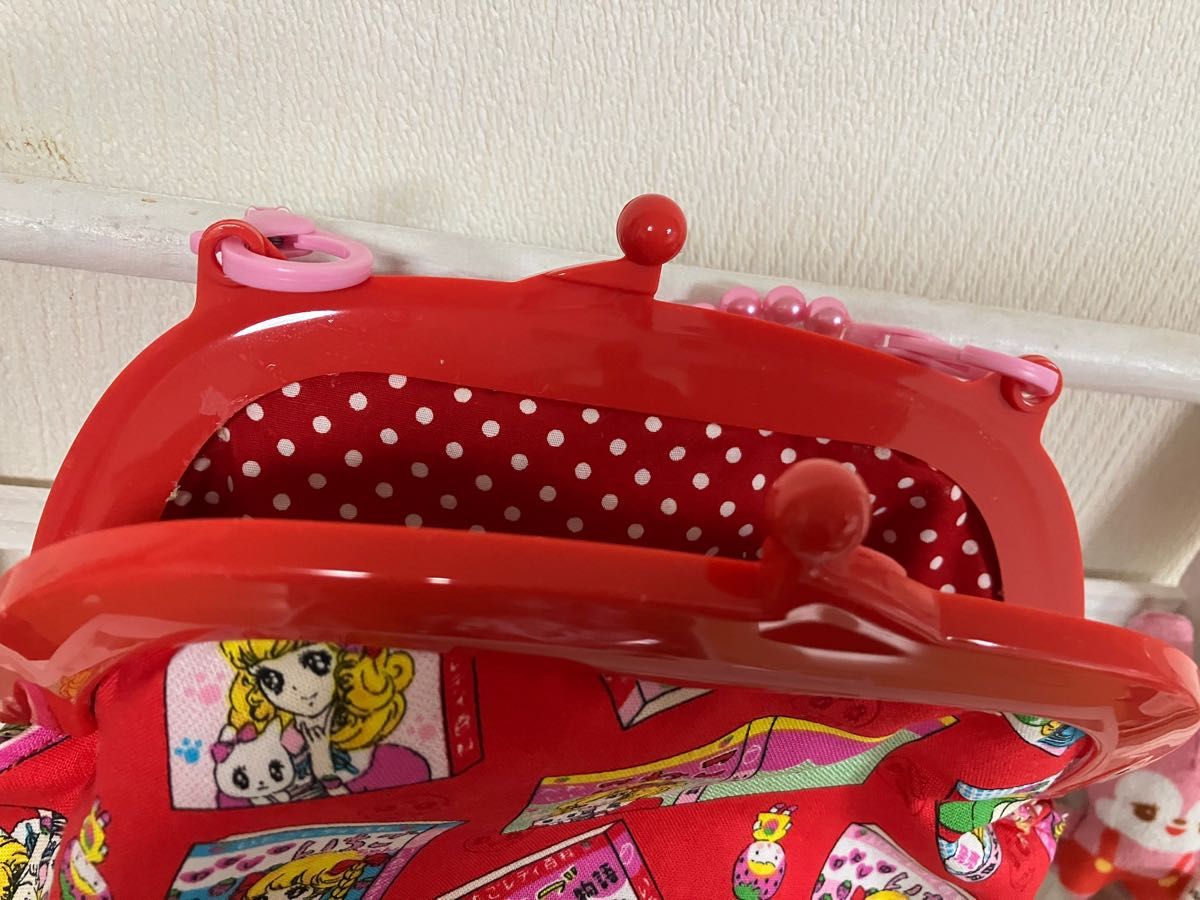 昭和レトロ　乙女いちご柄　プラスチックがま口ポーチ　ハンドメイド   赤色