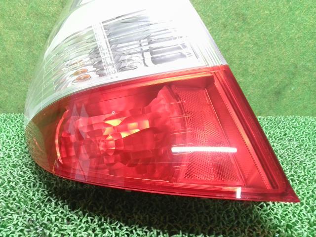 フィット　DBA-GE8　左テールランプ　LED　スタンレー　P7612_画像3