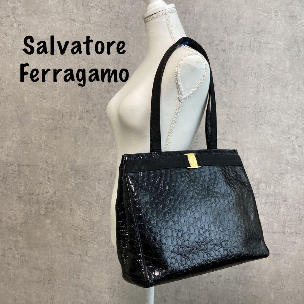 当店だけの限定モデル Salvatore Ferragamo 黒 ハンドバッグ レザー