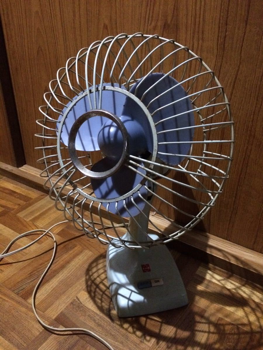  Showa Retro electric fan consumer electronics used yawing . with defect movement. present condition delivery Hitachi Hitachi rare 