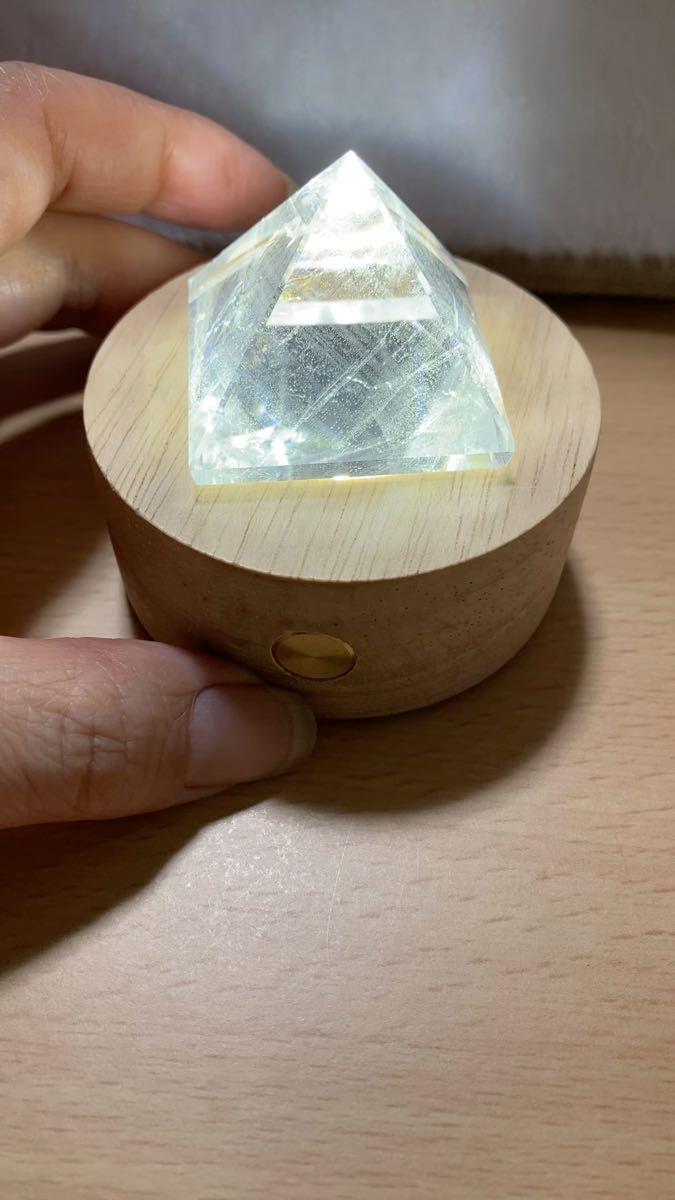 【水晶】ピラミッド 置物①