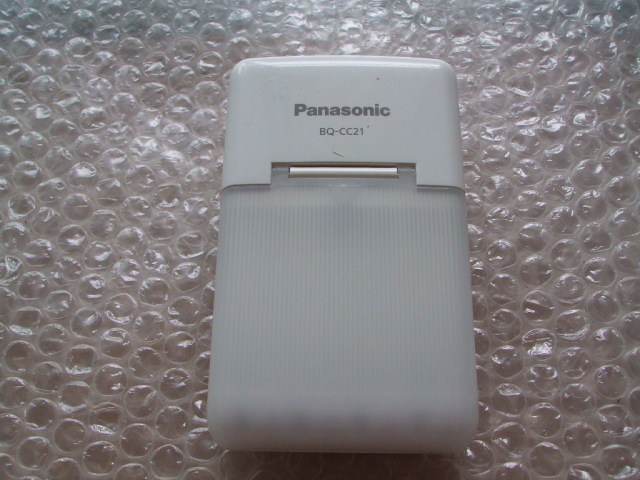 送料210円～　Panasonic 急速充電器 BQ-CC21WH ジャンク扱い ①_画像1