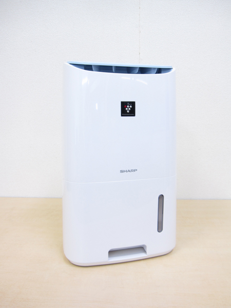 2017年製造夏普等離子簇除濕機CV-F71-W衣物烘乾 <Br> 美品!!2017年製 シャープ プラズマクラスター 除湿機 CV-F71-W 衣類乾燥
