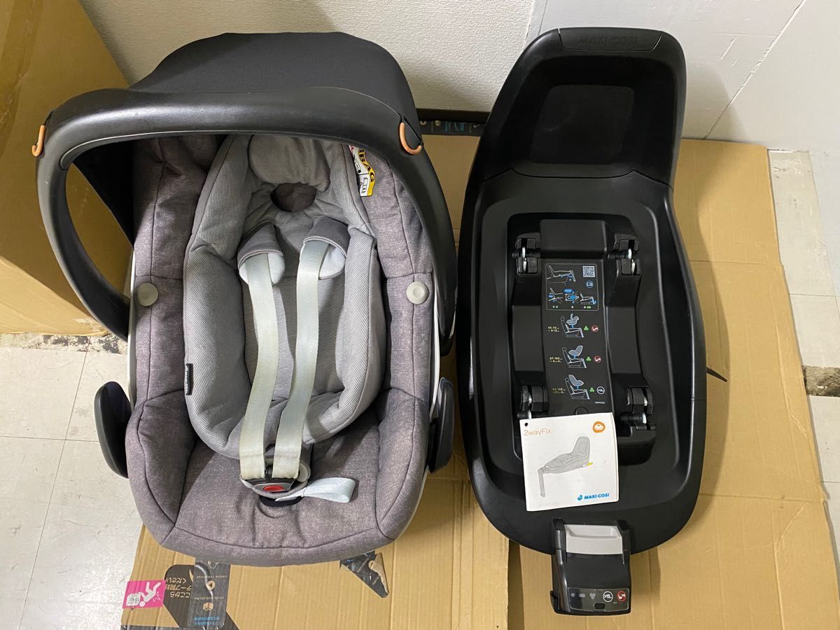 マキシコシ ペブル プラス isofix 2wayFix ベース ベビーシート-