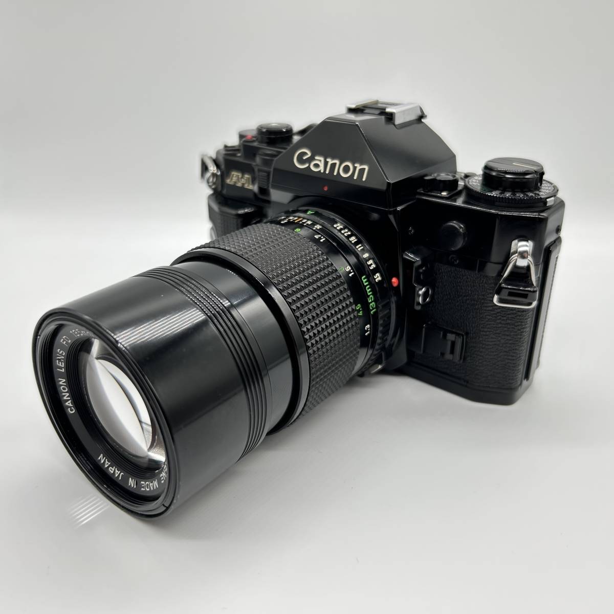 ★良品★ CANON キヤノン A-1 ボディ ブラック + New FD 135mm F3.5 #0501_画像1