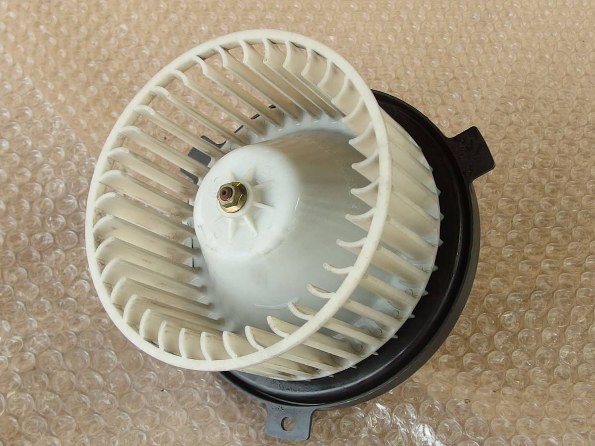 H9年 KK3 KK4 KW3 KW4 ヴィヴィオ ビストロ ヒーターモーター 作動OK 7220KC020 30370-2E400 Subaru vivio blower motor _画像2