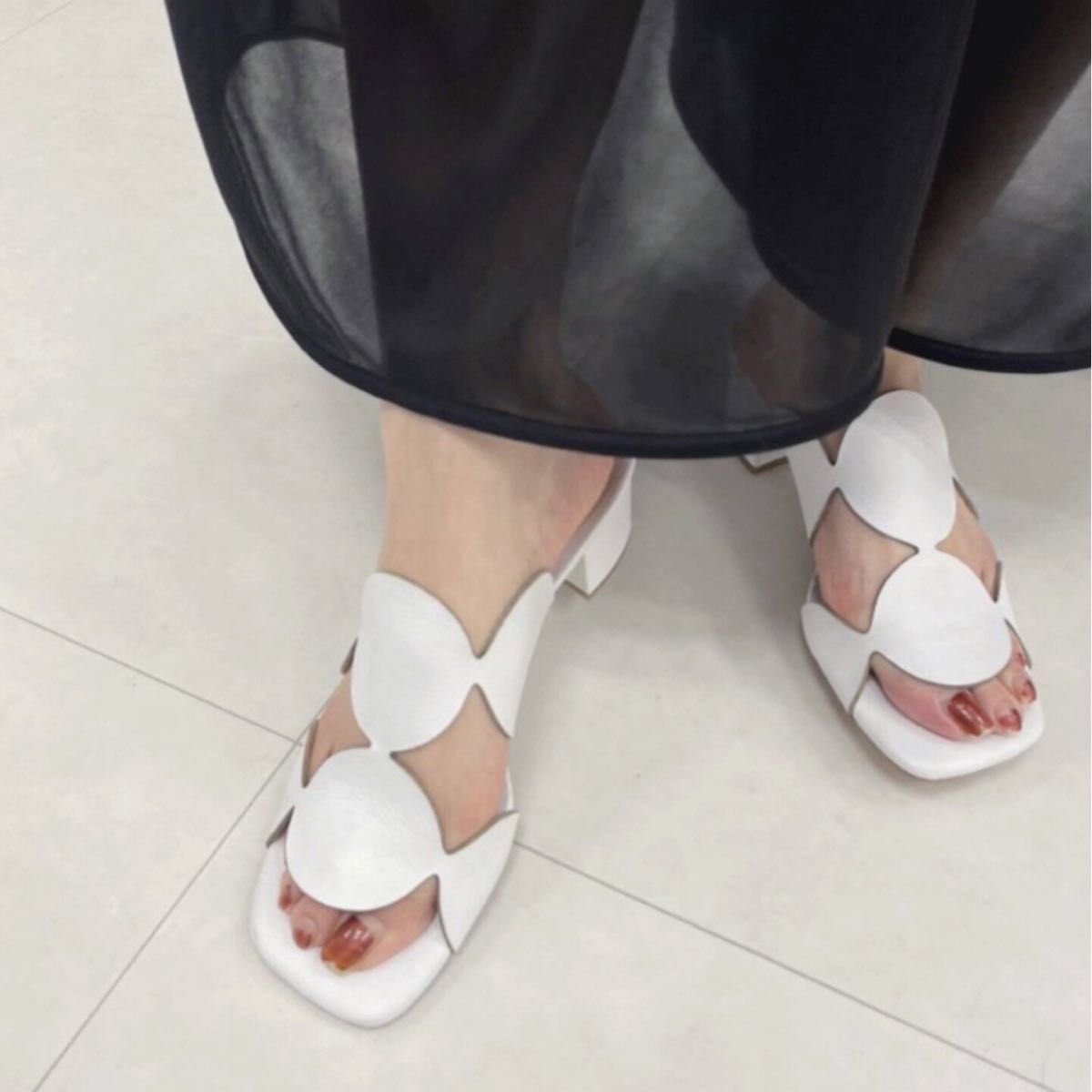MOLLINI カットワークサンダル ホワイト 37|PayPayフリマ