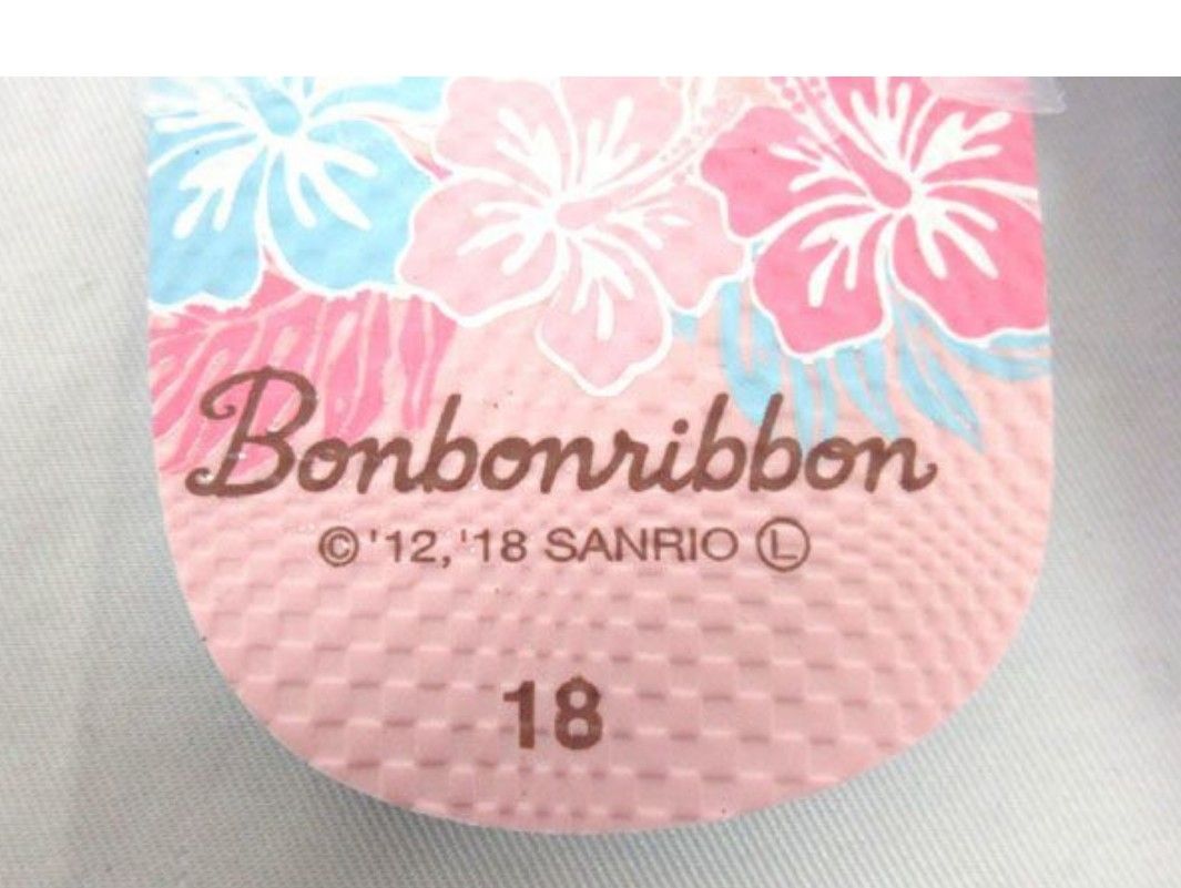 新品 ボンボンリボン 18cm ビーチサンダル　ビーサン　サンリオ　りぼんちゃん  ぼんぼんりぼん サンリオ 海水浴　プール