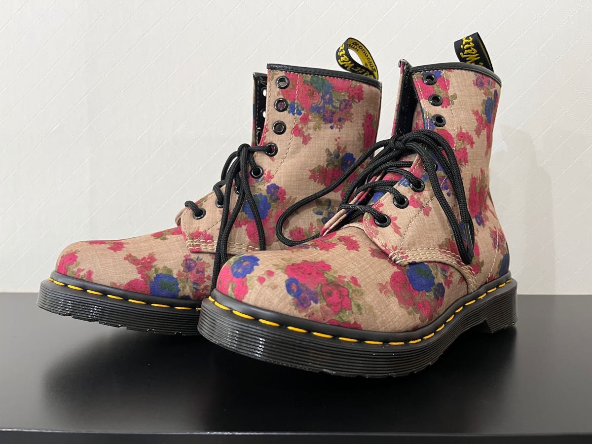 【新品】 ドクターマーチン（トープベージュ）ハイカットスニーカー Dr.Martens　花柄　UK4 