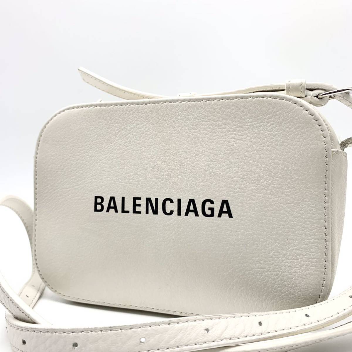 1 【美品近年モデル】BALENCIAGA バレンシアガショルダーバッグカメラ