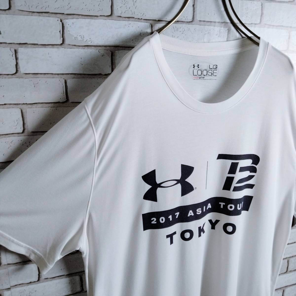 UNDER ARMOUR☆Tシャツ　スポーツウェア　トレーニングウェア　クルーネック　ビッグロゴプリント　ビッグサイズ　ホワイト_画像5