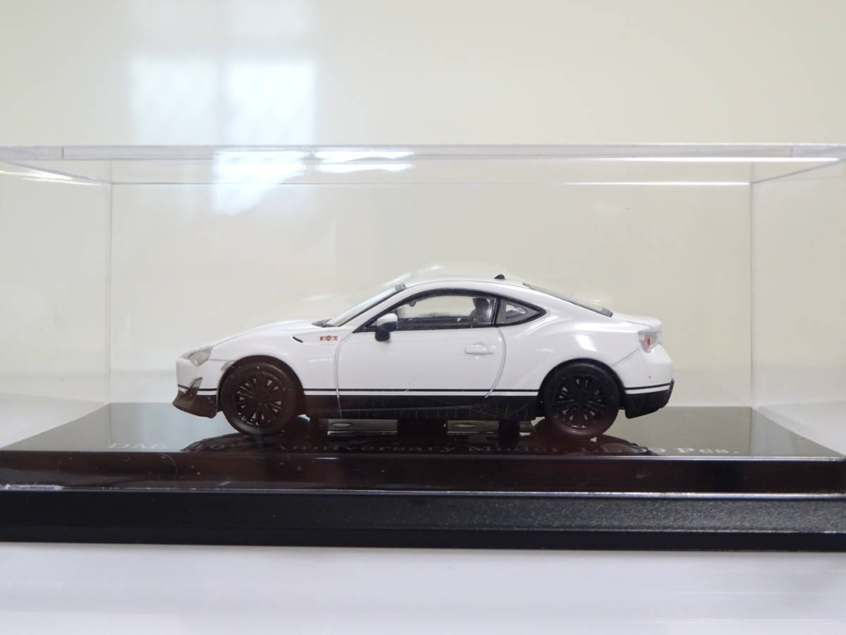 京商OEM 1/64 トヨタ86 ハチロク海外特注限定99台白黒パンダ新品-日本