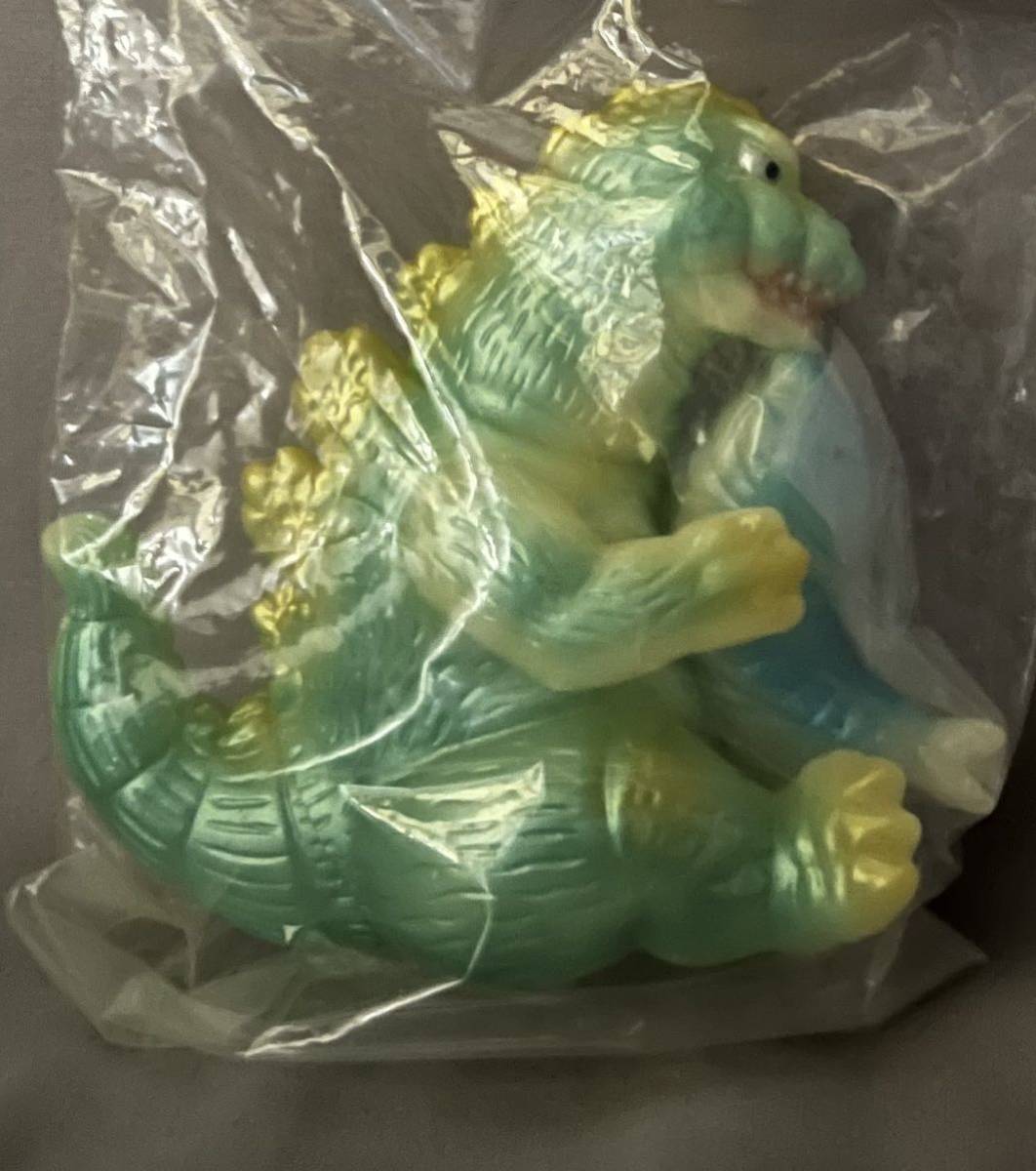 トイグラフ お座りゴジラ 蓄光 モスラ 幼虫 付き マルサン コラボ 怪獣
