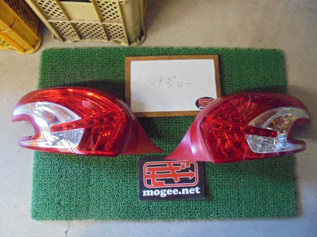 7ES3518 DE5)) Peugeot 208 ABA-A9HM01 premium original tail light left right set 10120