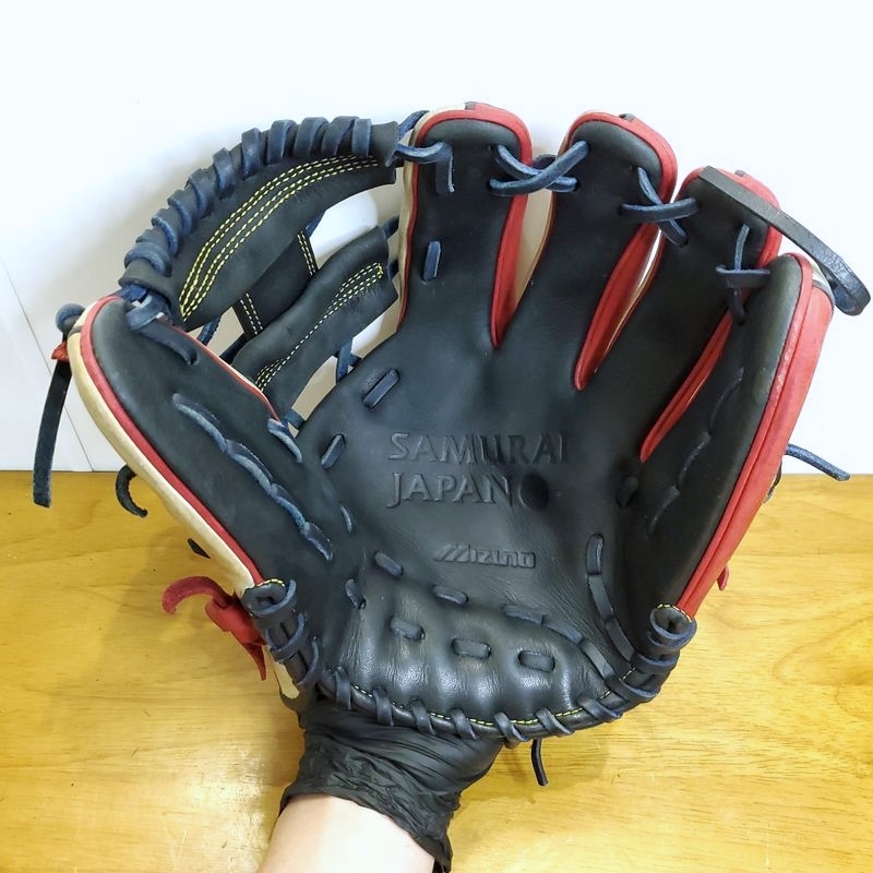 ミズノ 坂本勇人モデル WBC日本代表 侍ジャパン 日の丸 激レア ミズノ 坂本勇人モデル WBC日本代表 侍ジャパン 日の丸 激レア