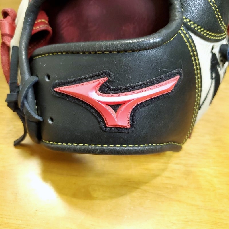 ミズノ 坂本勇人モデル WBC日本代表 侍ジャパン 日の丸 激レア ミズノ 坂本勇人モデル WBC日本代表 侍ジャパン 日の丸 激レア